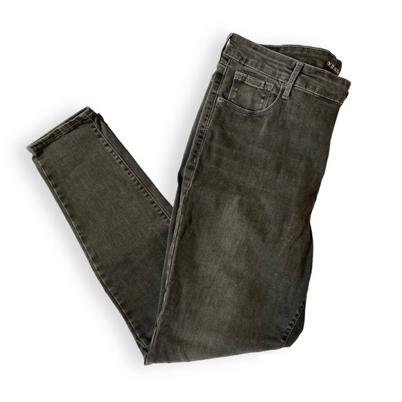 Old Navy High-Rise Rockstar Skinny Jeans - Picture 4 of 11